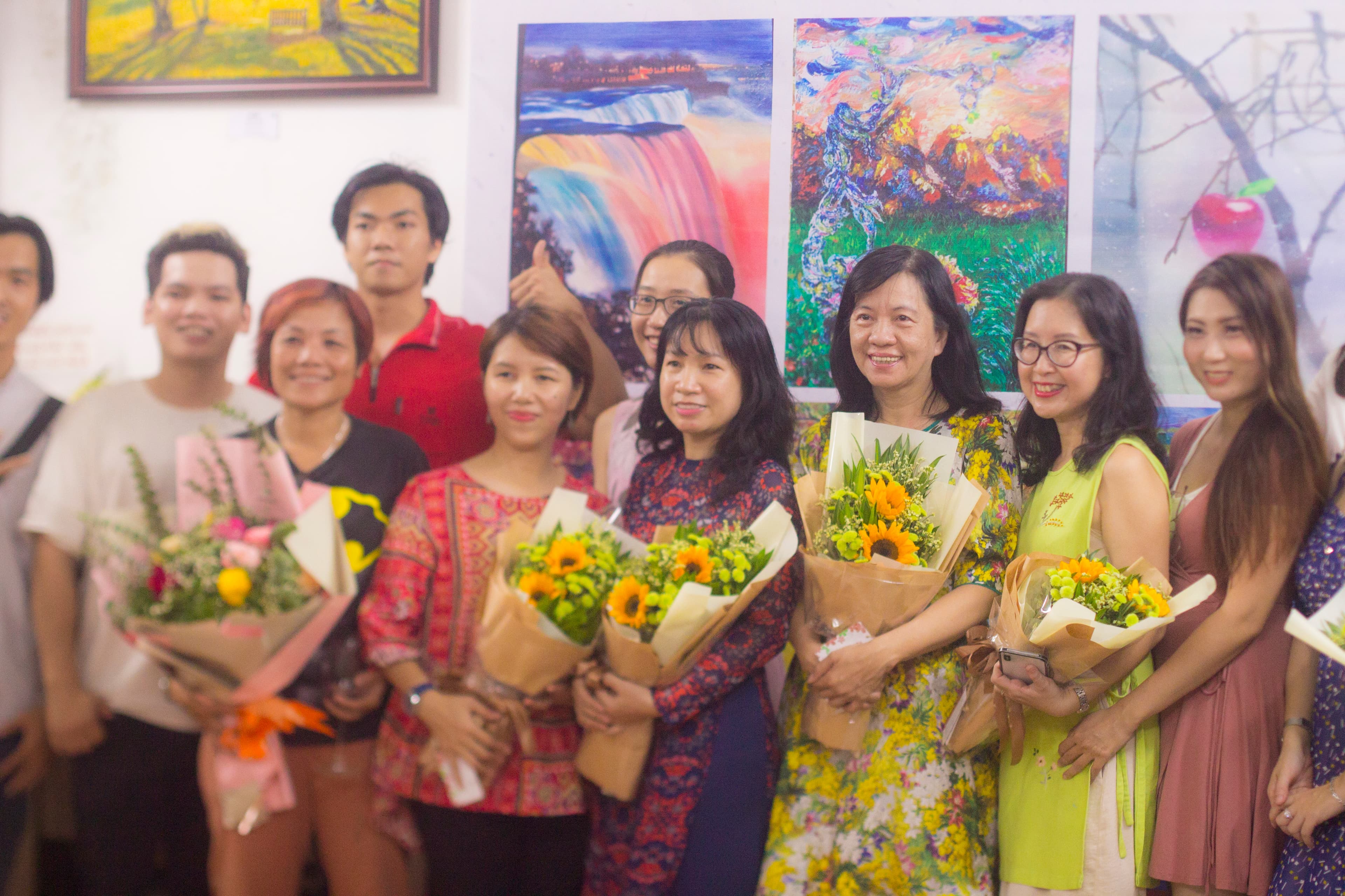 Triển lãm Miền Kỷ Niệm gây quỹ 6,5 triệu đồng