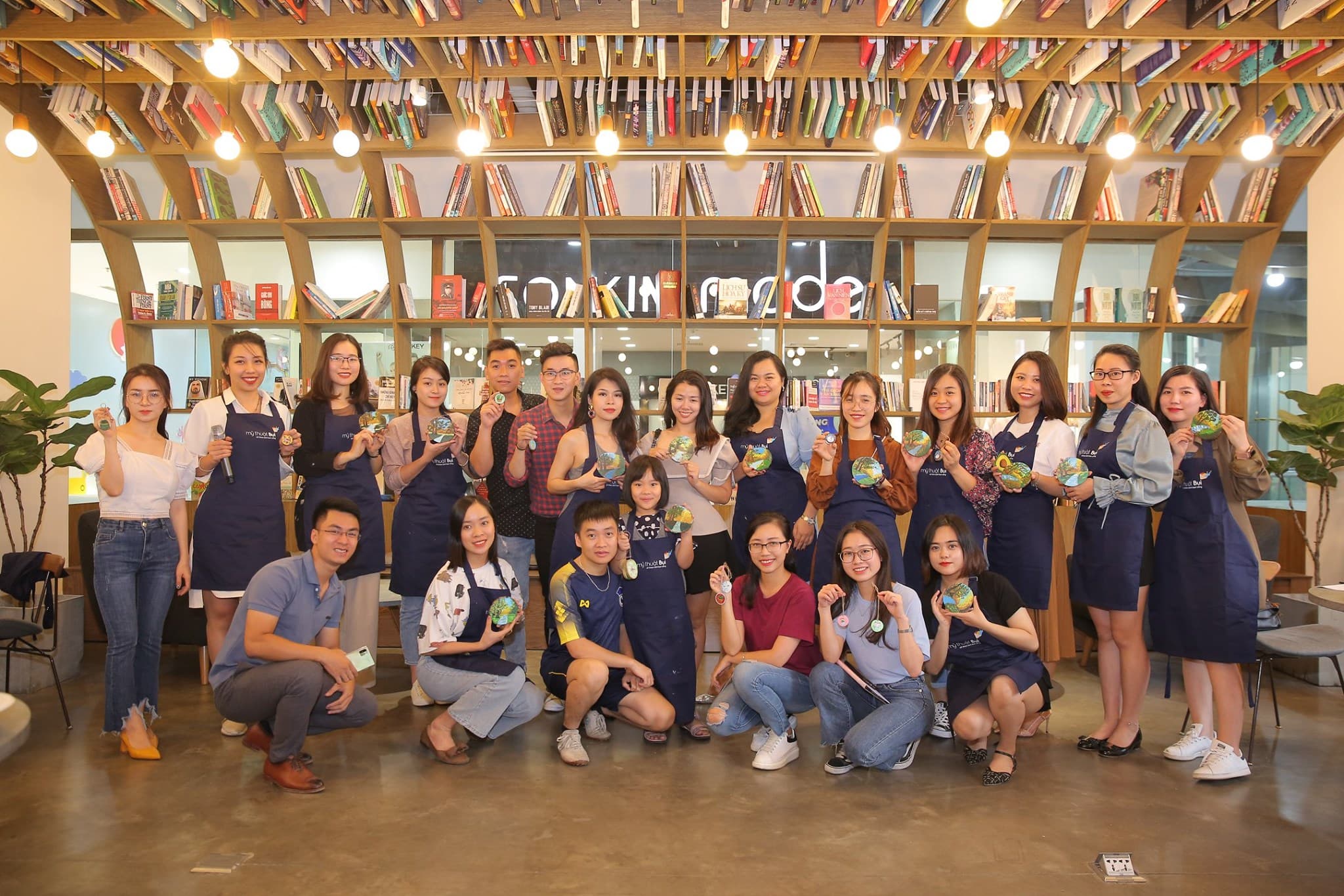 Workshop Vẽ gỗ chủ đề mùa thu tại Nest By AIA