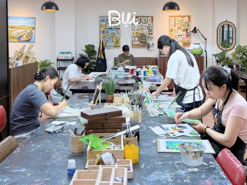 Lớp dạy vẽ Quận Cầu Giấy cho người lớn không chuyên