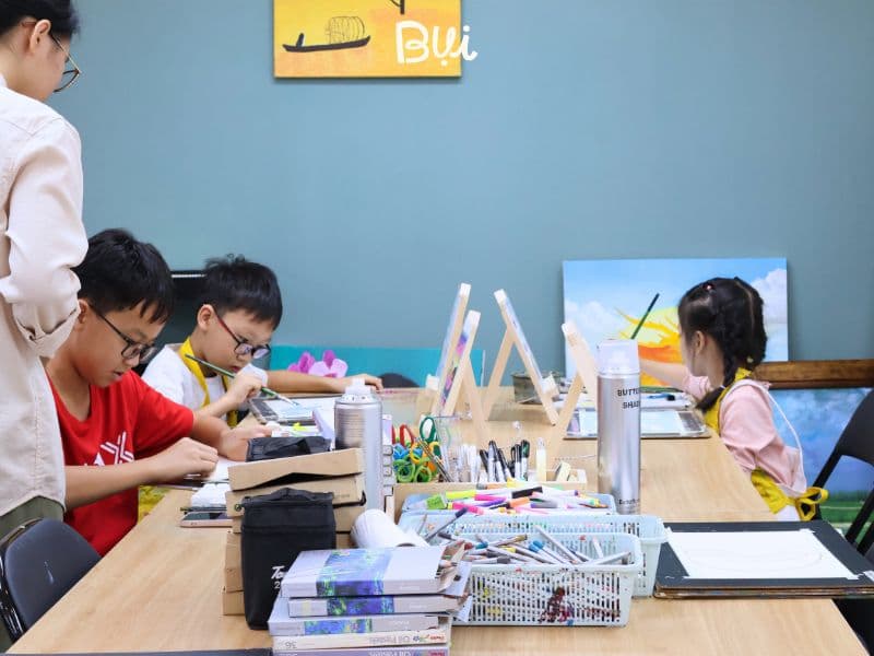 Bụi Nhỏ – Lớp vẽ cho bé Quận 1 với chương trình riêng cho trẻ em