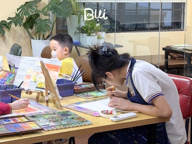 Cùng con mở khóa tiềm năng tại lớp dạy vẽ cho bé Quận Hoàng Mai