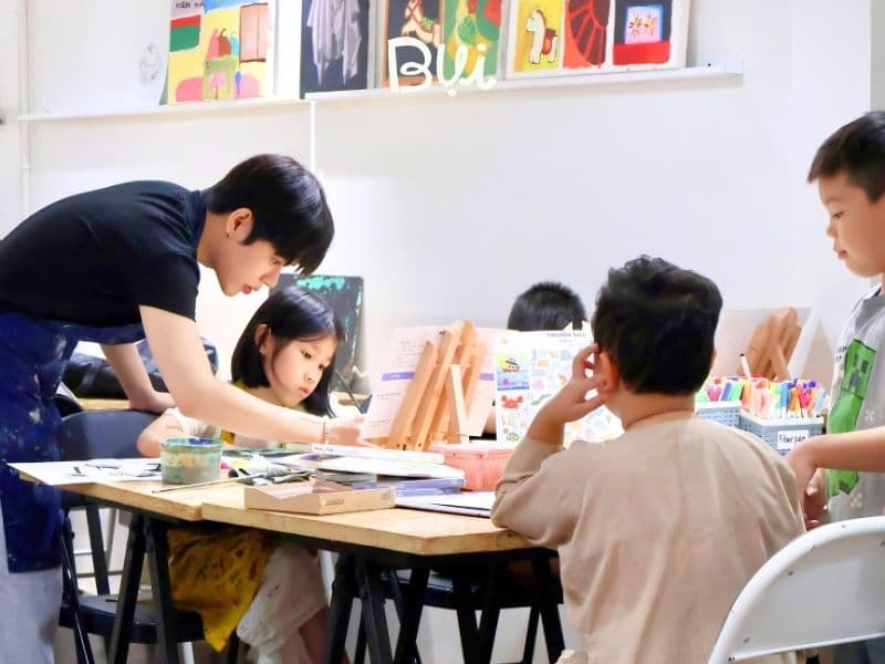 Lớp vẽ cho bé Quận 11 phát triển tư duy và sáng tạo từ nhỏ