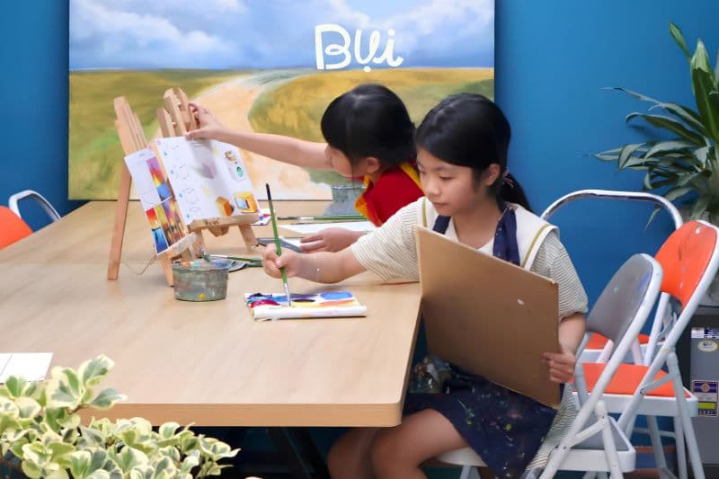 Có nên cho trẻ học vẽ không? Lợi ích của việc cho trẻ học vẽ