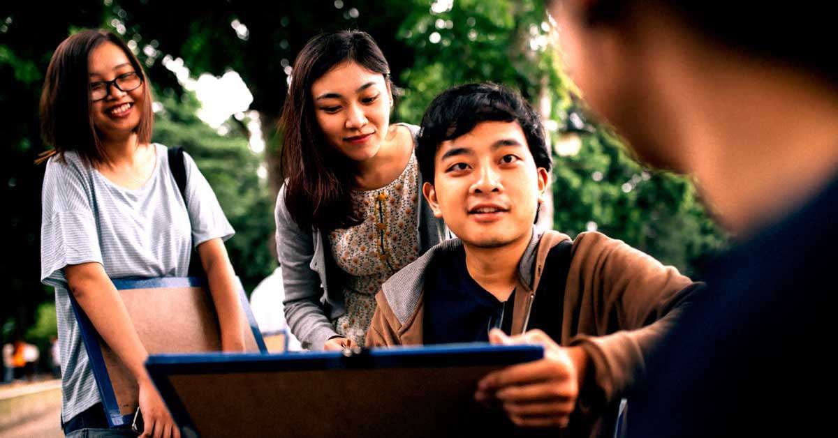Bụi và những ngày mộng mơ - Phương Nhung
