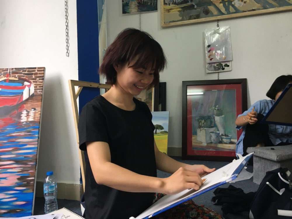 Học viên kêu "choáng" khi đi học vẽ ở Mỹ thuật Bụi?