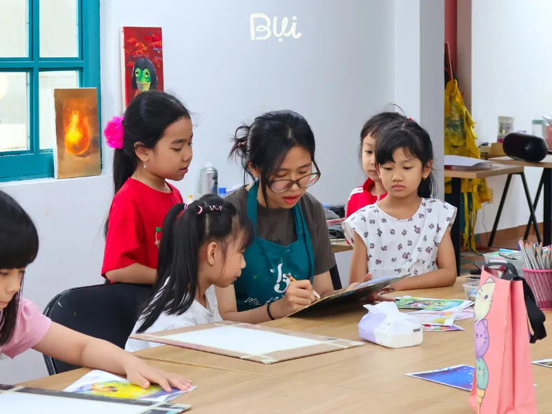 Các nhóm lớp học vẽ cho trẻ em tại Mỹ Thuật Bụi