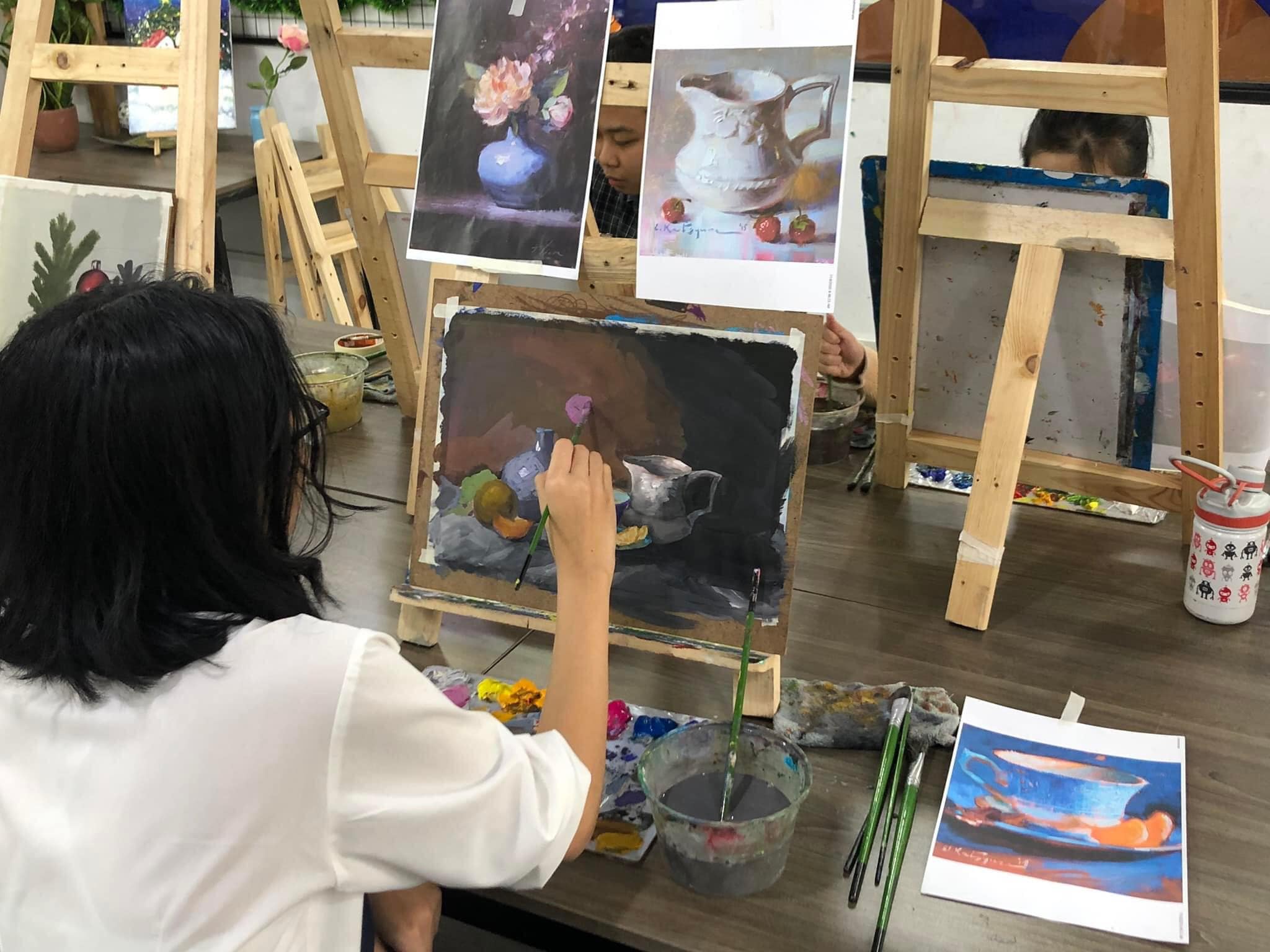 Lớp học tại Bụi với đầy đủ dụng cụ Lớp học tại Bụi với đầy đủ dụng cụ