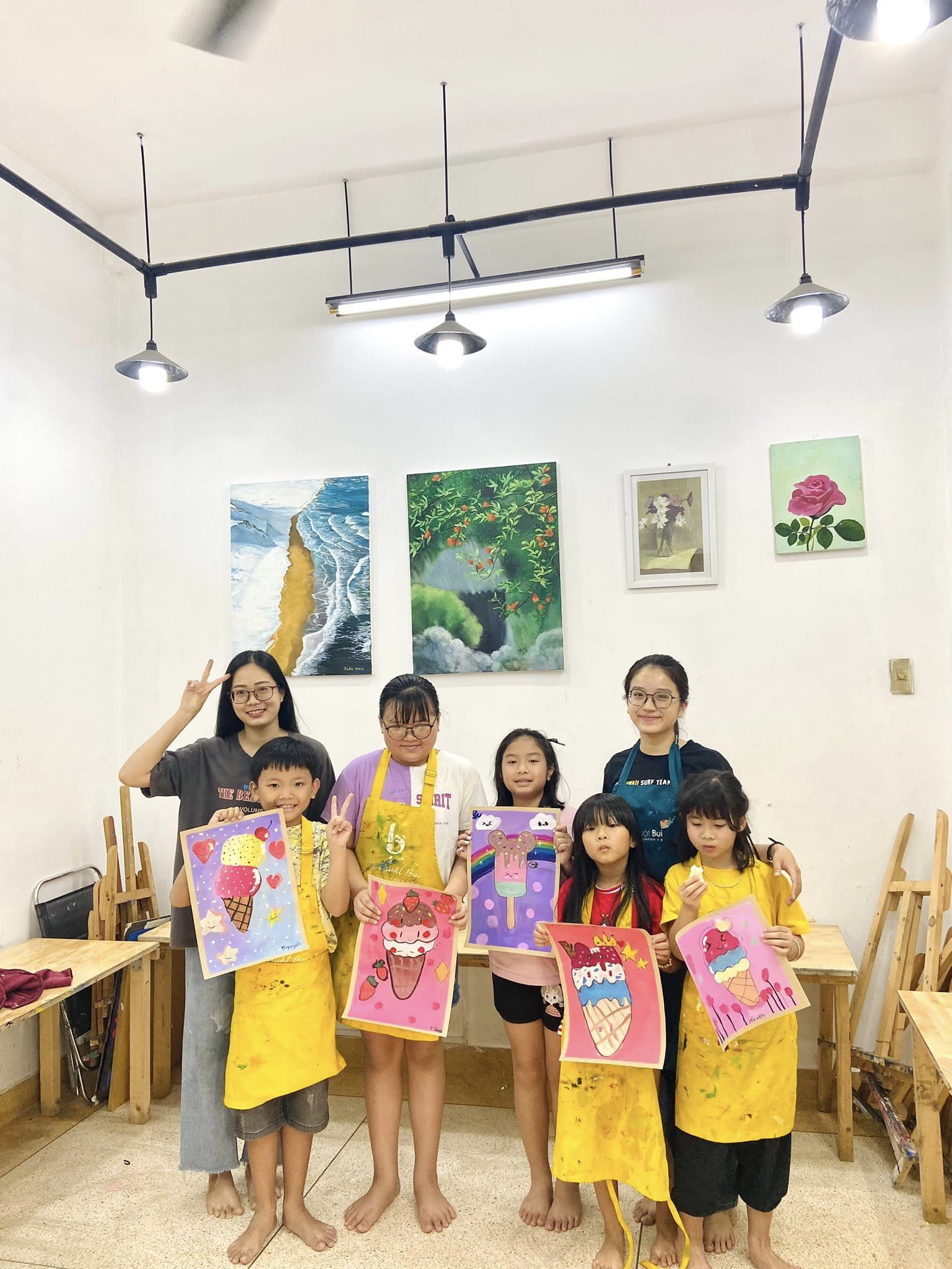 Thầy cô tại Bụi như là người thân trong gia đình của các bé
