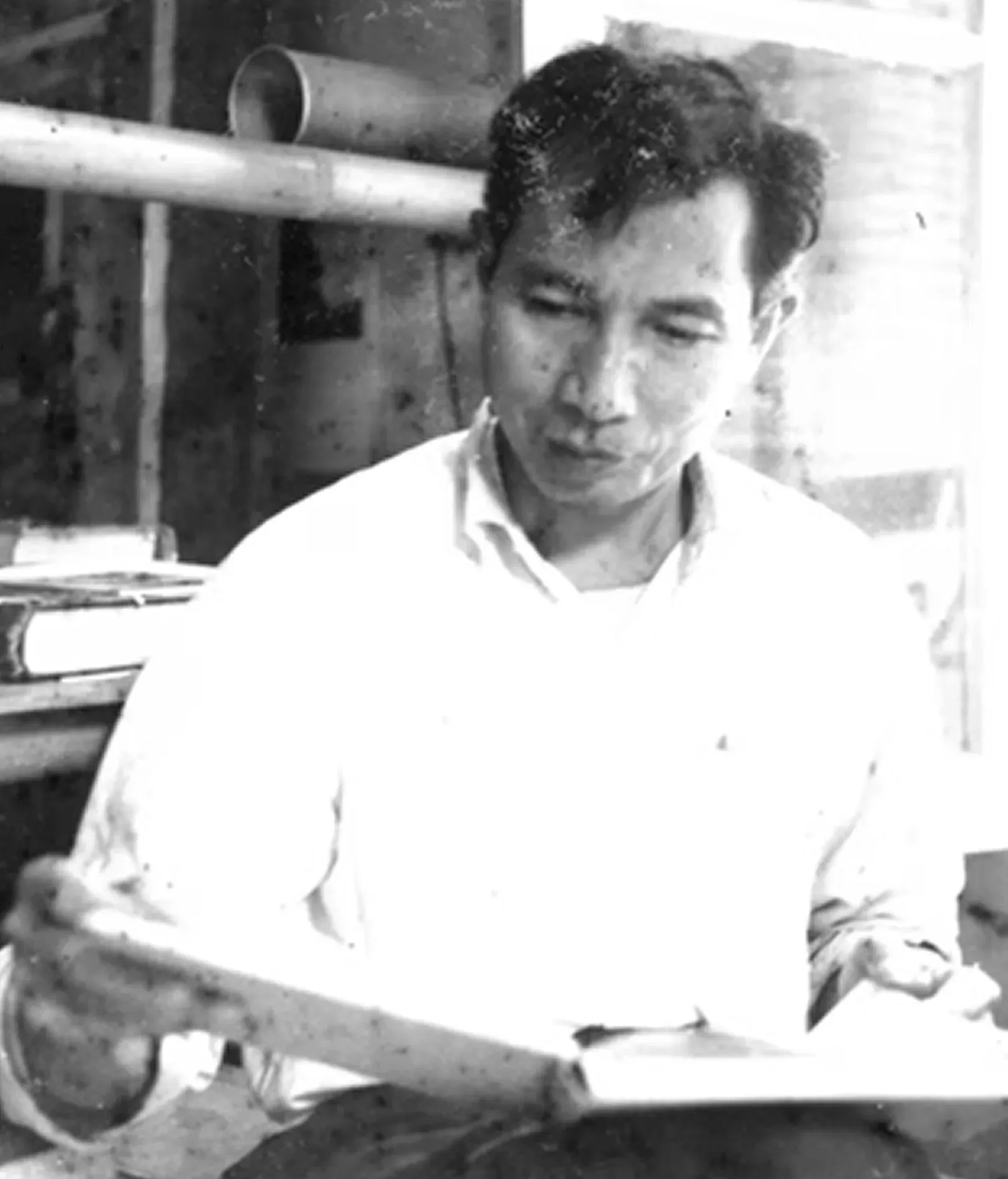 Chân dung họa sĩ Trần Văn Cẩn