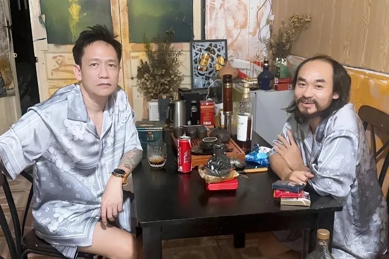 Họa sĩ Đoàn Nguyên và ca sĩ Duy Mạnh Họa sĩ Đoàn Nguyên và ca sĩ Duy Mạnh