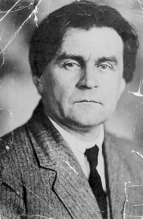 Họa sĩ Kazimir Malevich (1879 - 1935)