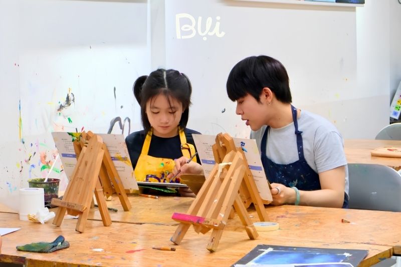 Lớp dạy vẽ cho trẻ em ở Hà Nội