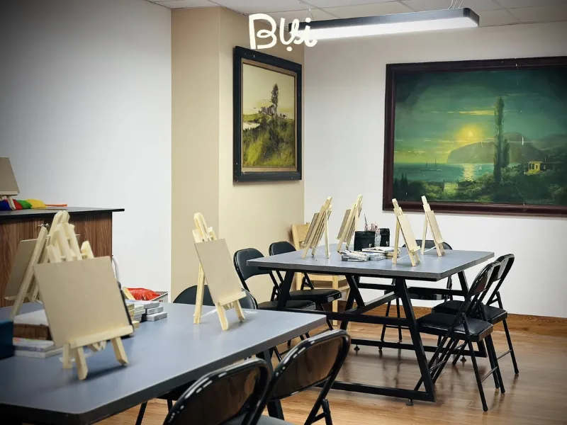 Không gian lớp học và trải nghiệm học tập tại Mỹ Thuật Bụi