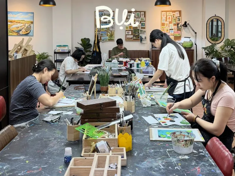 Mỹ Thuật Bụi - Lớp học vẽ cho người lớn ở Hà Nội với 12 năm kinh nghiệm Mỹ Thuật Bụi - Lớp học vẽ cho người lớn ở Hà Nội với 12 năm kinh nghiệm