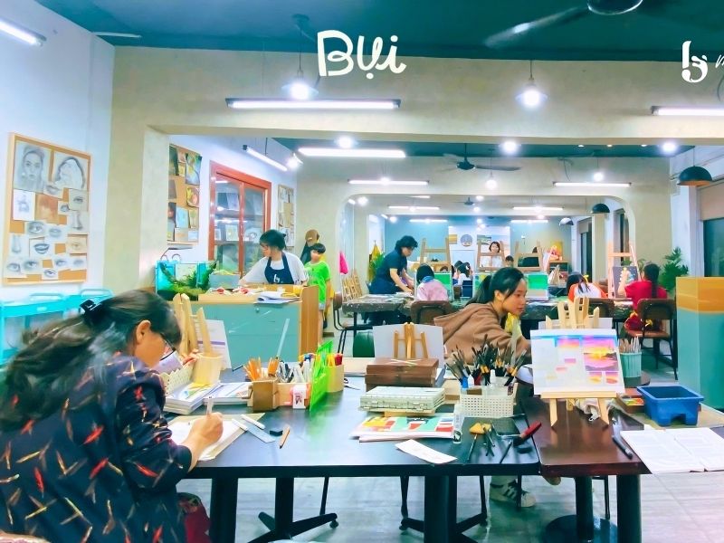 Cách giảng dạy tại Mỹ Thuật Bụi cơ sở Đống Đa