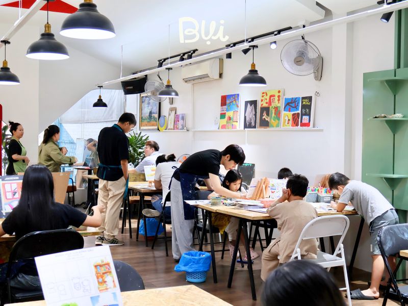 Đội ngũ giáo viên tận tâm của lớp Bụi Nhỏ