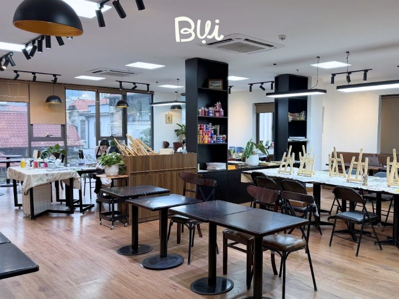 Không gian lớp học tại Mỹ Thuật Bụi cơ sở Cầu Giấy