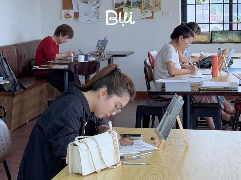 Không gian lớp học vẽ của Bụi Thụy Khuê Quận Tây Hồ