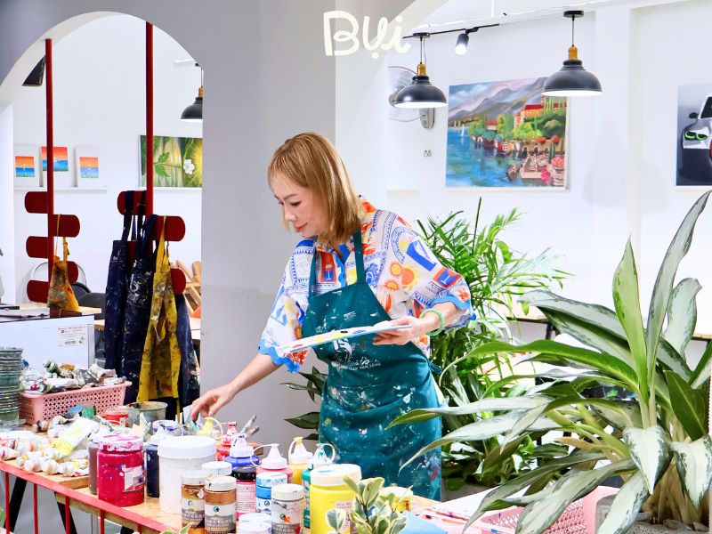 Không gian lớp học vẽ Mỹ Thuật Bụi cơ sở Tân Bình Không gian lớp học vẽ Mỹ Thuật Bụi cơ sở Tân Bình