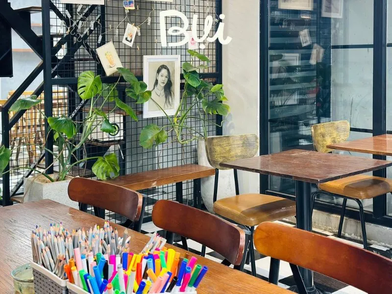 Không gian học vẽ nhiều ánh sáng, mở và sáng tạo tại Mỹ Thuật Bụi Quận Tân Phú 4