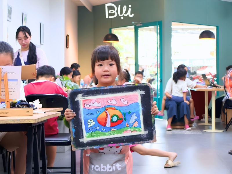 Lớp học vẽ cho bé Quận 7 giúp trẻ tăng tập trung và phát triển sáng tạo
