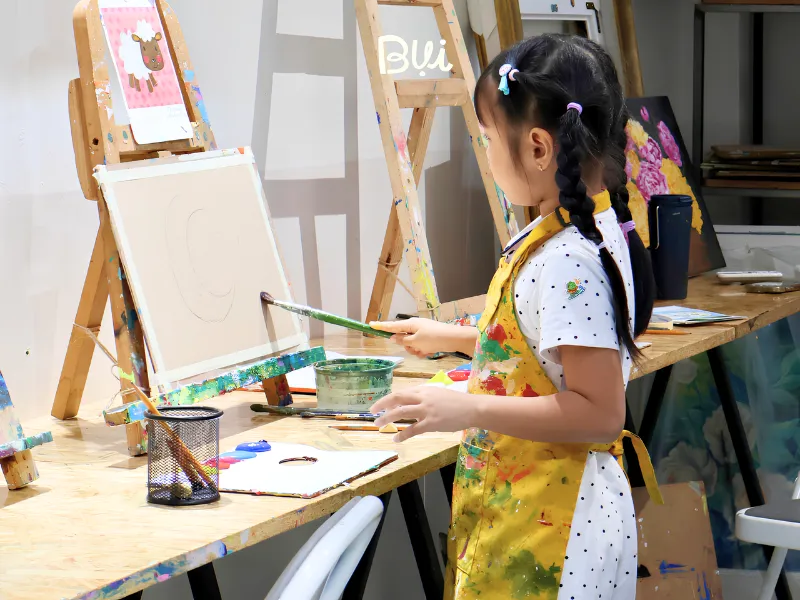 Lớp học vẽ cho bé tại quận 7 của Bụi