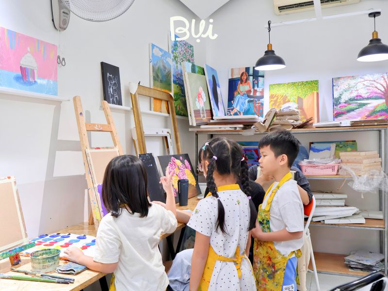 Sự khác biệt trong phương pháp giảng dạy của Mỹ Thuật Bụi