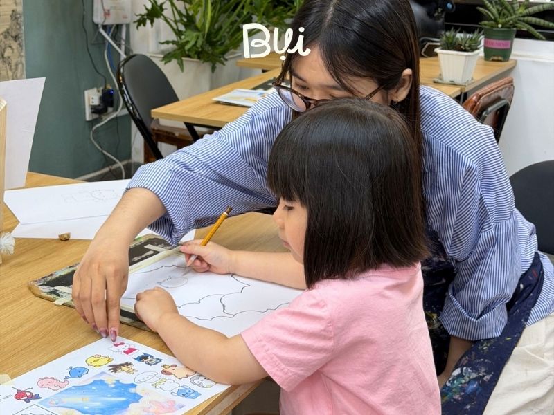 Điều khiến Bụi Nhỏ Phạm Huy Thông khác với lớp vẽ thông thường