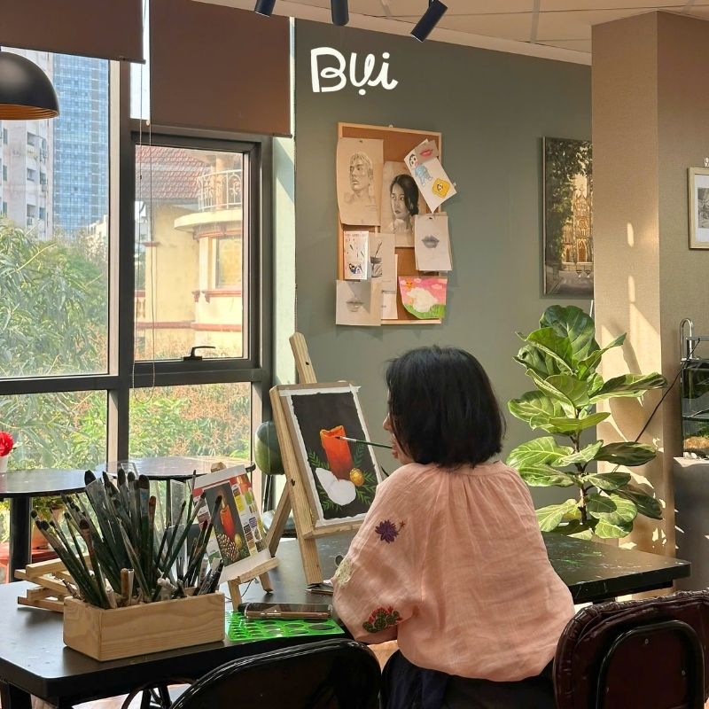 Hình ảnh học viên lớp vẽ Bụi Thanh Nhàn