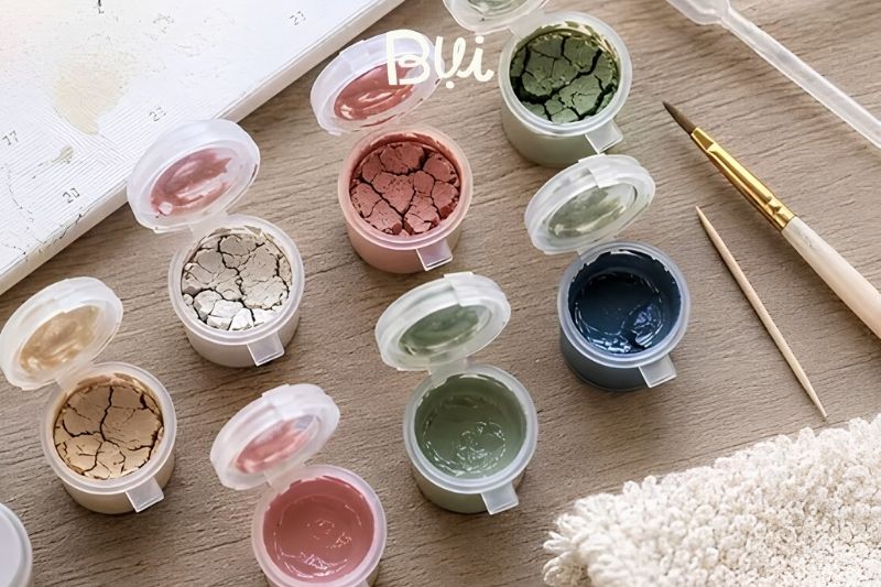 Các cách làm mềm màu Acrylic đã bị khô