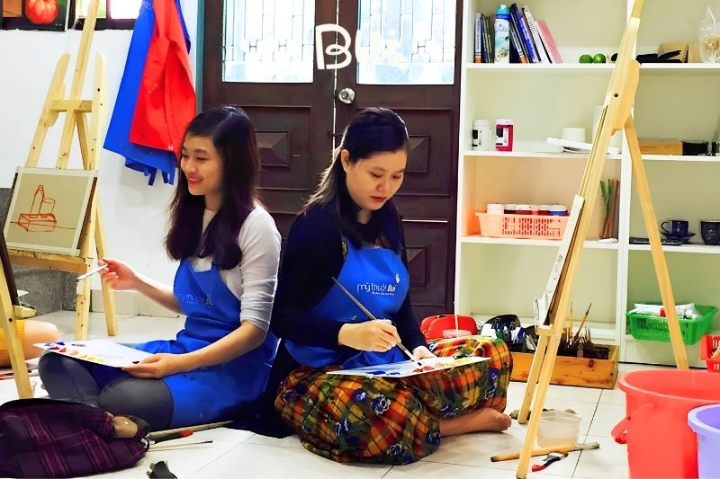 Hình ảnh học viên lớp học vẽ hình họa